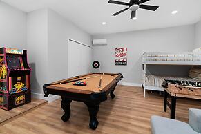 Incredible Heated Pool Tub Gameroom