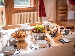 Quietly Located Chalets With Hammam