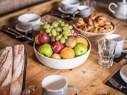 Quietly Located Chalets With Hammam