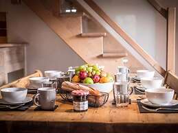 Quietly Located Chalets With Hammam