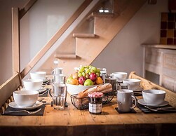 Quietly Located Chalets With Hammam