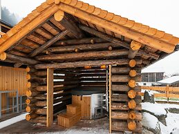 Farmhouse With Swimming Pond and hot tub