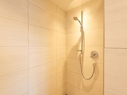 Farmhouse With Swimming Pond and hot tub