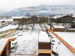 Farmhouse With Swimming Pond and hot tub