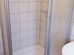 Doppelhaushaelfte mit Windgeschuetzter Terrasse