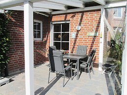 Doppelhaushaelfte mit Windgeschuetzter Terrasse