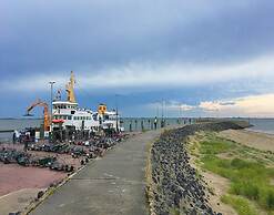 Doppelhaushaelfte mit Windgeschuetzter Terrasse