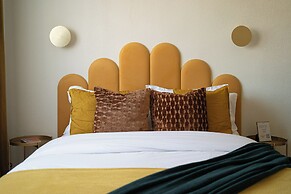 Modern Studios on Mihail Kogalniceanu