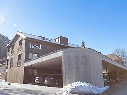 Premium Holiday Apartment With Sauna and Garden