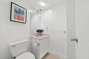 Ocean Peace of Mind - Beachfront Condo With Pool & Gym