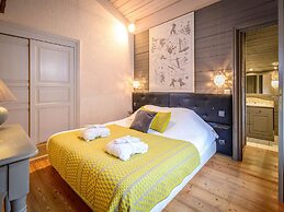 Large Chalet With Barrel Sauna and Whirlpool