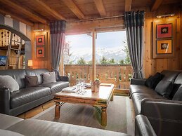 Large Chalet With Barrel Sauna and Whirlpool