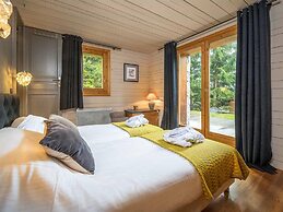 Large Chalet With Barrel Sauna and Whirlpool