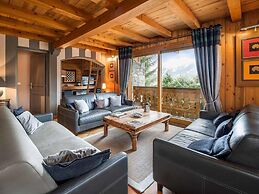 Large Chalet With Barrel Sauna and Whirlpool