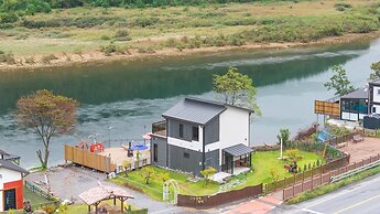 Danyang Greennarae Dokche Poolvilla Pens