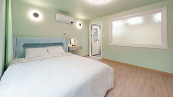 Danyang Greennarae Dokche Poolvilla Pens