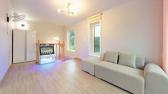 Danyang Greennarae Dokche Poolvilla Pens