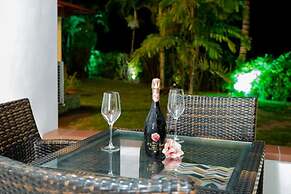 Praslin Paradise