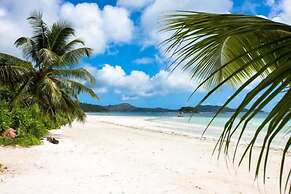 Praslin Paradise