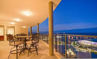 Zenlux 4BR Waterfront Penthouse Pad 270 Panoroma