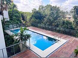 Zenlux 4BR Waterfront Penthouse Pad 270 Panoroma