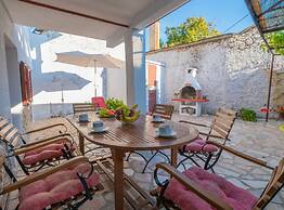 Exquisite Holiday Home With Private Pool and Sauna