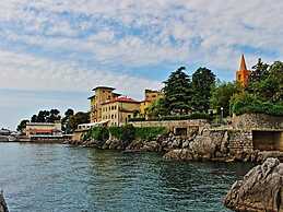 Secluded Lovran Apartment With Balcony and Patio