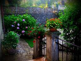 Secluded Lovran Apartment With Balcony and Patio