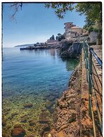 Secluded Lovran Apartment With Balcony and Patio