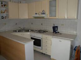 Serene Garden Apartment With Terrace