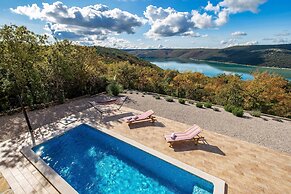 Wonderful Labin Villa With Private Pool and Sea Views