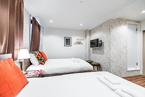 Home Sakaisuji Honmachi