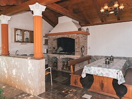 Charming Apartment With Sea Views and Shared Pool