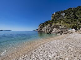 Charming Brsec Apartment With Shared Pool