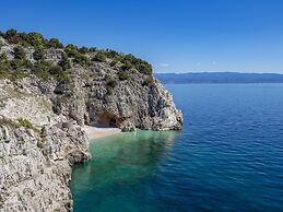 Charming Brsec Apartment With Shared Pool