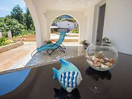 Charming Brsec Apartment With Shared Pool