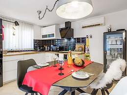 Luxury Rab Apartment With Terrace
