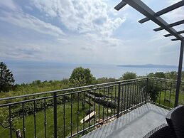 Splendid Holiday Home With Panoramic Sea Views Moscenicka Draga