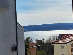 Charming Crikvenica Beachfront Apartment