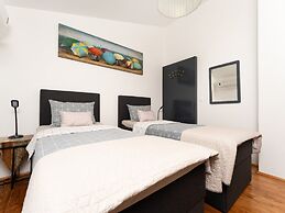 Stylish Two Bedroom Apartment in Labin