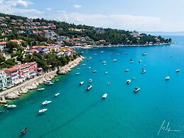 Stylish Two Bedroom Apartment in Labin