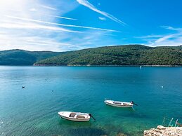 Stylish Two Bedroom Apartment in Labin