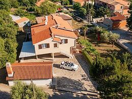 Stylish Two Bedroom Apartment in Labin