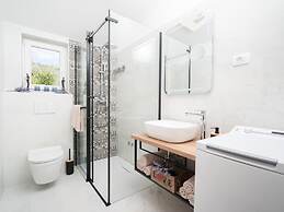 Stylish Two Bedroom Apartment in Labin