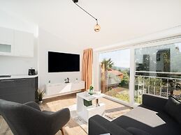 Stylish Two Bedroom Apartment in Labin