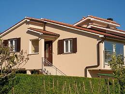 Stylish Two Bedroom Apartment in Labin