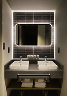 Minn Asakusa Kuramae Station