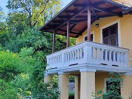 Elegant Lovran Apartment With Garden