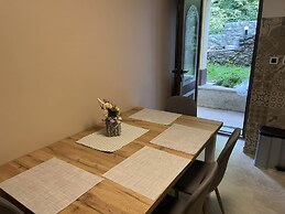 Elegant Lovran Apartment With Garden