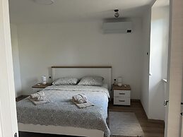 Elegant Lovran Apartment With Garden